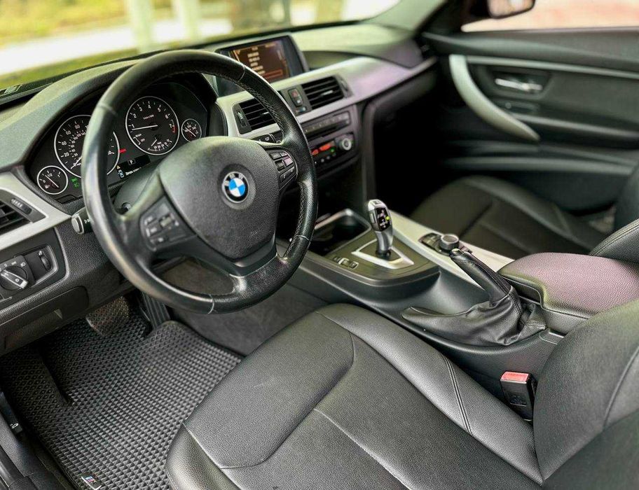 BMW 328i F30 2012