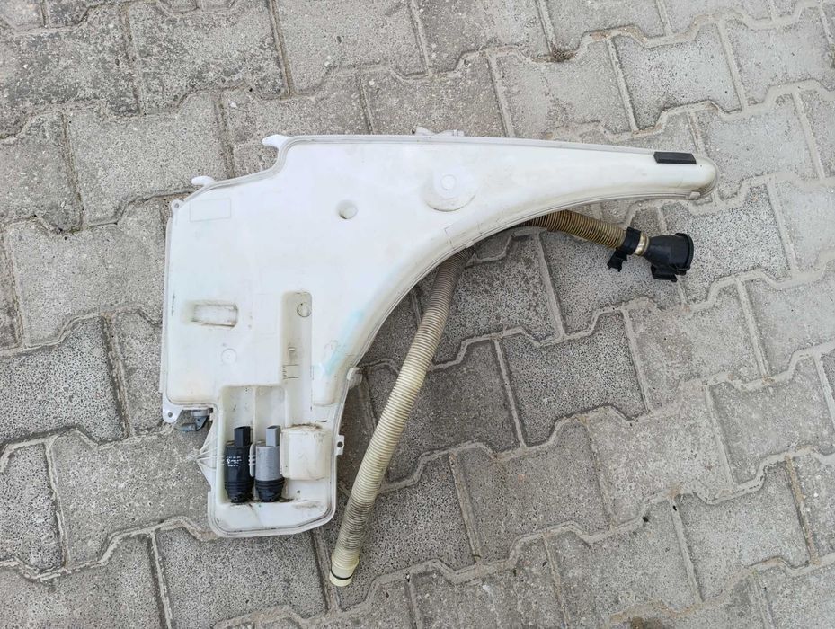 BMW 1 E87 Zbiorniczek spryskiwaczy pompka