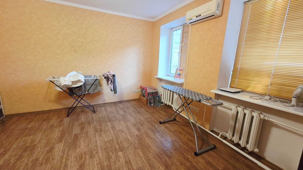 Продаж 3 кімнатної квартири з кабінетом в  центрі вул. Новосельського