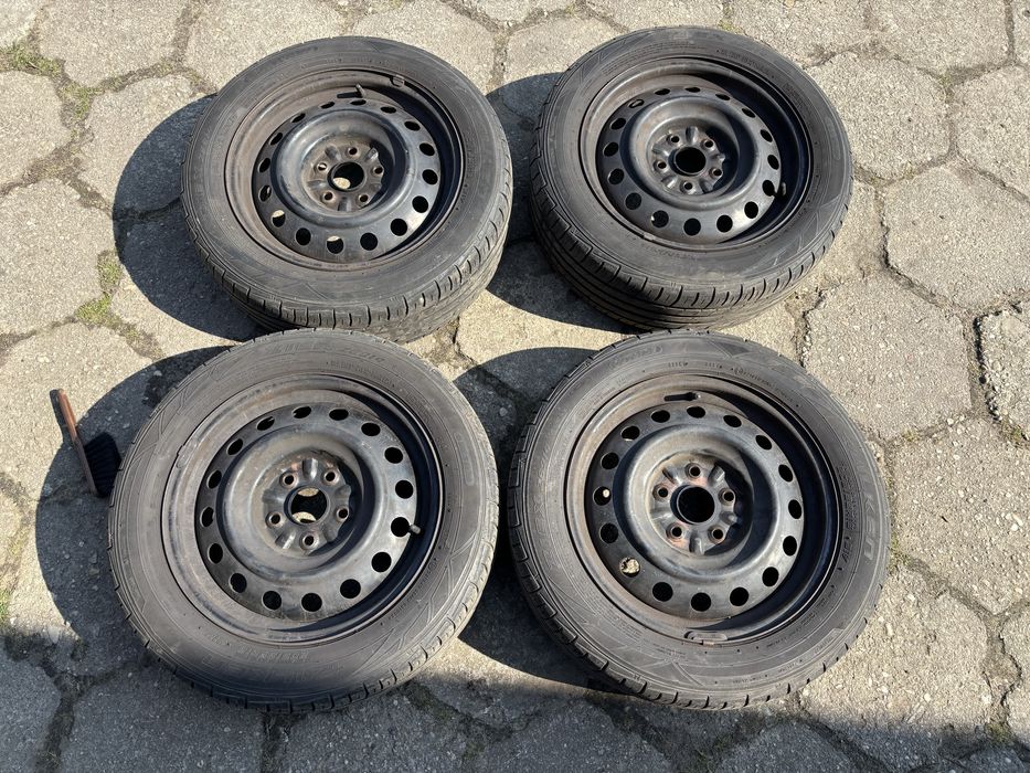Komplet kół oraz opon R16