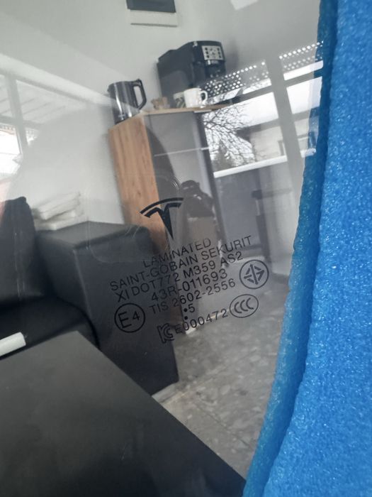 СКЛО Ліве подвійне Tesla Model 3 / 3 HIGHLAND ОРИГІНАЛ