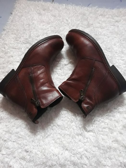 Skórzane trzewiczki damskie TAMARIS.