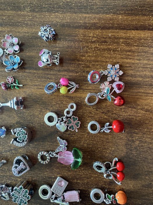 Charms do bransoletki