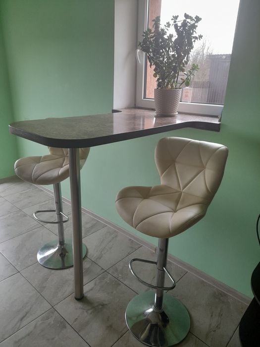 Стіл підвісний на підвіконнік