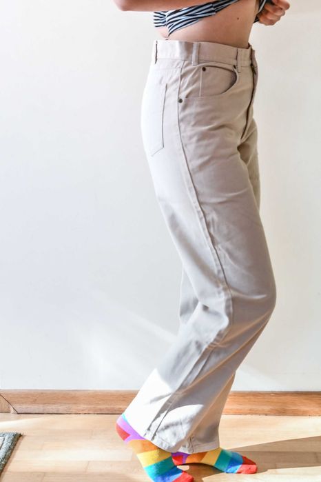 Beżowe jeansy straight / boyfriend z wysokim stanem