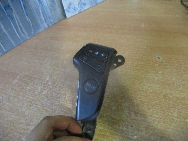 Comando / botão / interruptor multifunções TOYOTA Avensis Wagon (_T25_