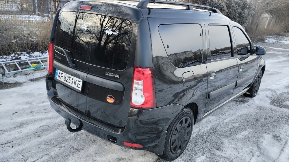 Дача логан мсв семьи мест