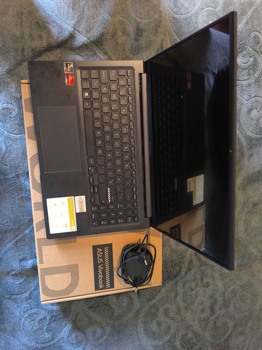 Portátil ASUS Vivobook 15 16GB 1TB 15.6” OLED W11H