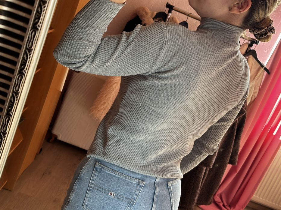 Szary sweter z mini golfem | 36 S | stan idealny