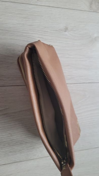 Brązowa kosmetyczka