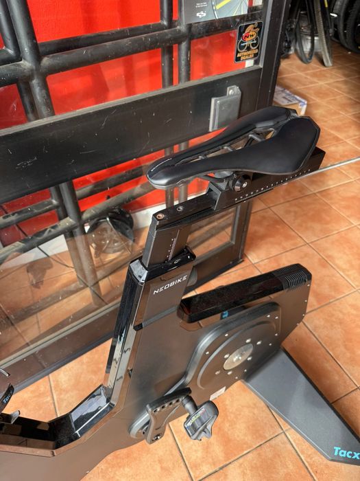 Bicicleta Indoor Tacx Neo Bike Plus – Topo de Gama