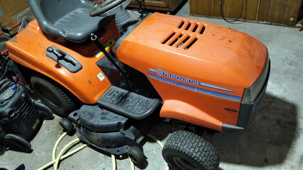 Trator relva Husqvarna cth 170