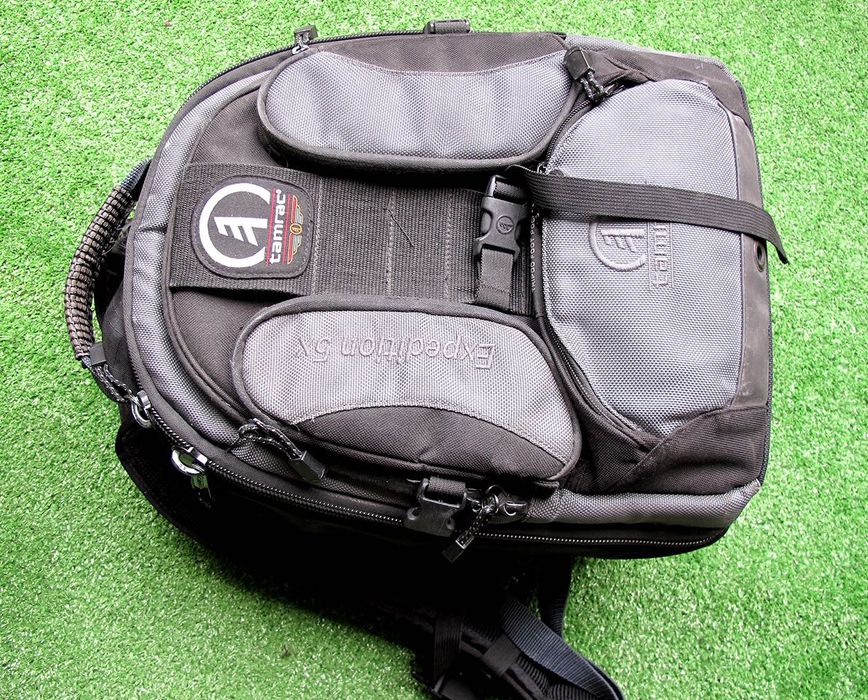 Bolsa fotográfica TAMRAC em bom estado.