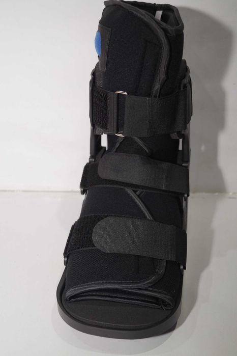 G380 But ortopedyczny typu Walker pompowany marszowy krótki orteza