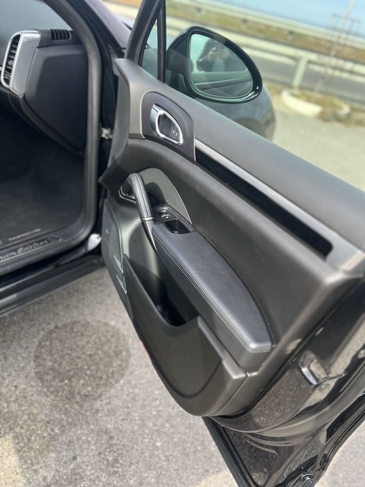 Продаж Porsche Cayenne 2014