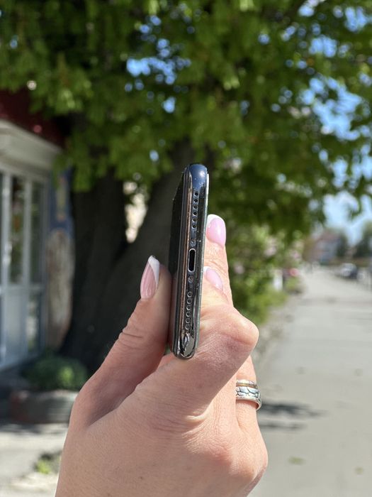 Продається iPhone X