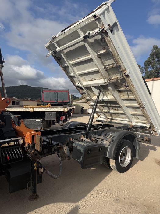 Mitsubishi Fuso com grua e báscula