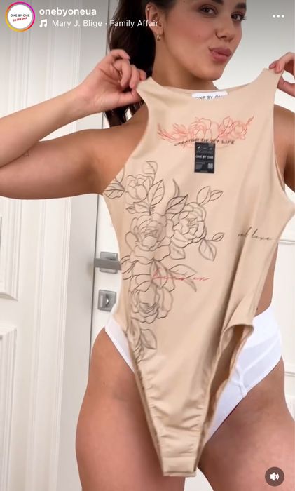 Боді чорного кольору бренду one by one