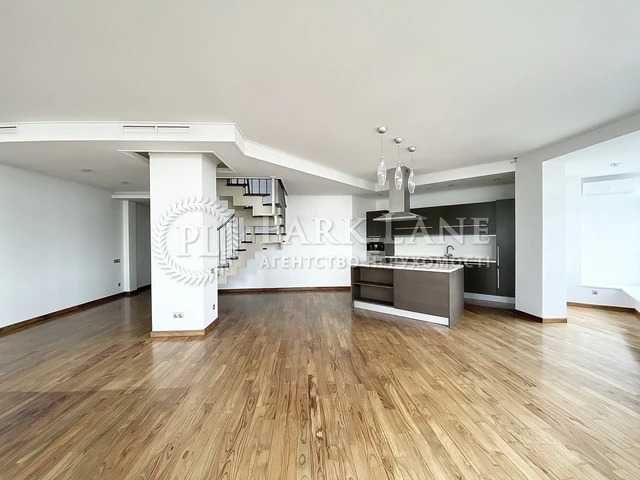 Аренда квартиры 276 м2 под офис. Свет 24/7. Золотые ворота 2 минуты.