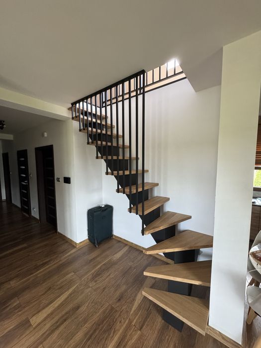 Schody, schody samonośne, schodo stalowe, metalowe, stelaż