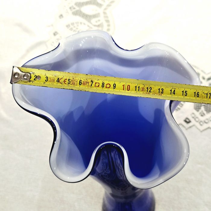 Wazon szklany kobaltowy Chusta falbanka Krosno? Prl?