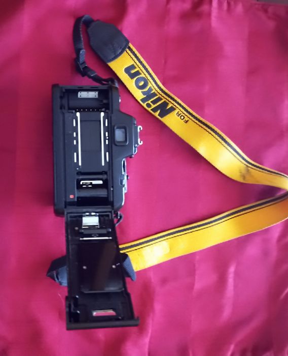 Câmara Nikon F-401s