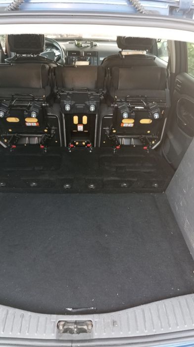 Автомобиль Ford c-max 2009