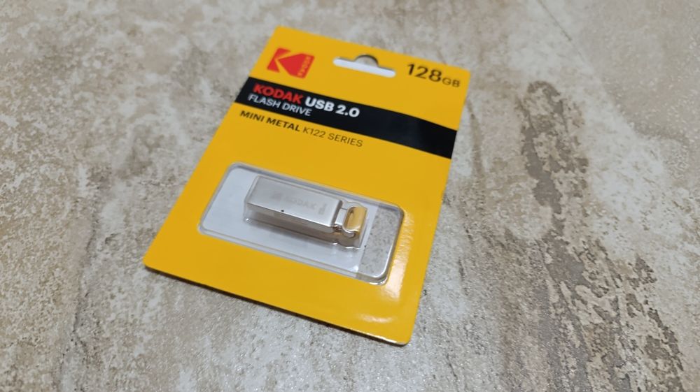 Флешки kodak новие