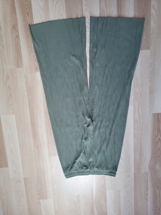 Szerokie spodnie na gumce zielone w plisy Spodnie 2XL/3XL