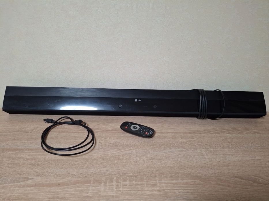 Саундбар LG NB2020A — рабочий, с ИК-кабелем