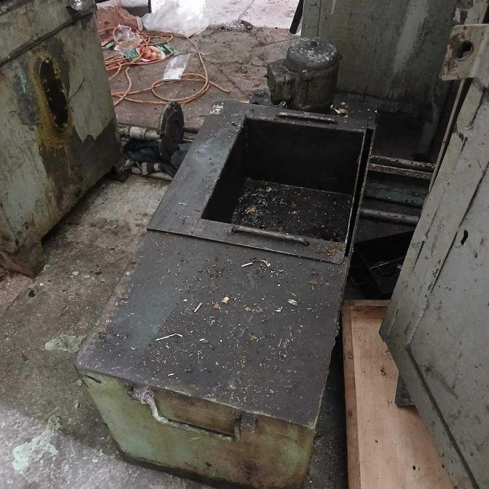 СОЖ насос. для охолоджувальної рідини разом із баком.