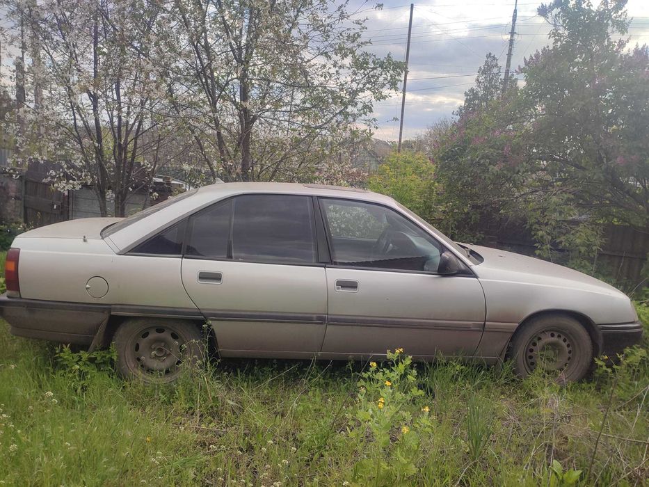 Автомобіль Опель омега а