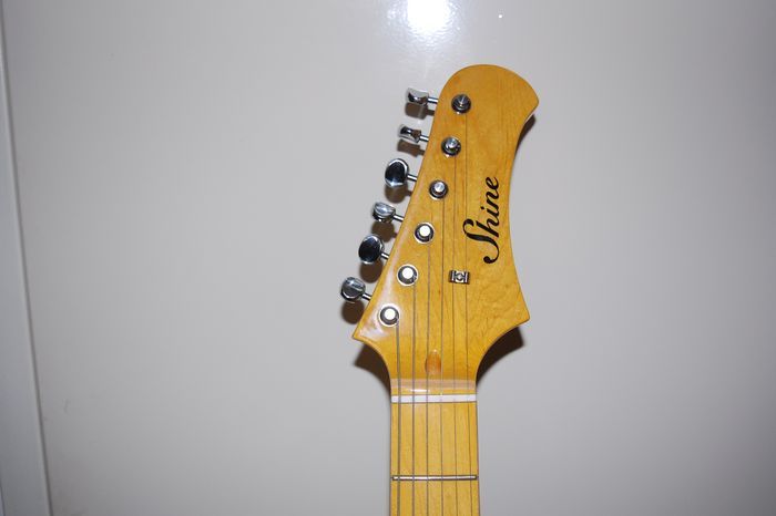 Guitarra Elétrica Stratocaster