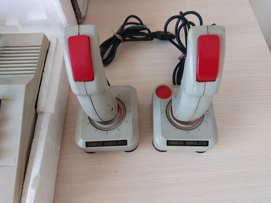 Zestaw Commodore 64 BOX, Night moves, C64