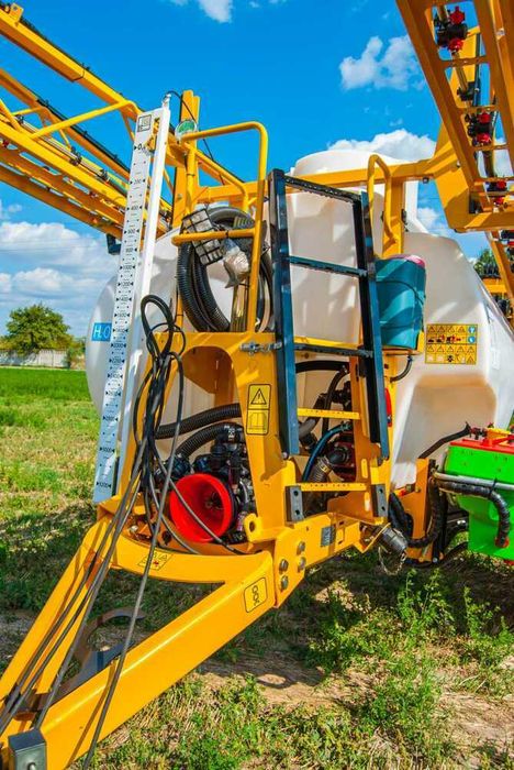 Опрыскиватель прицепной Богуслав ОПК 3200 24 Титан New ARAG Bravo 400