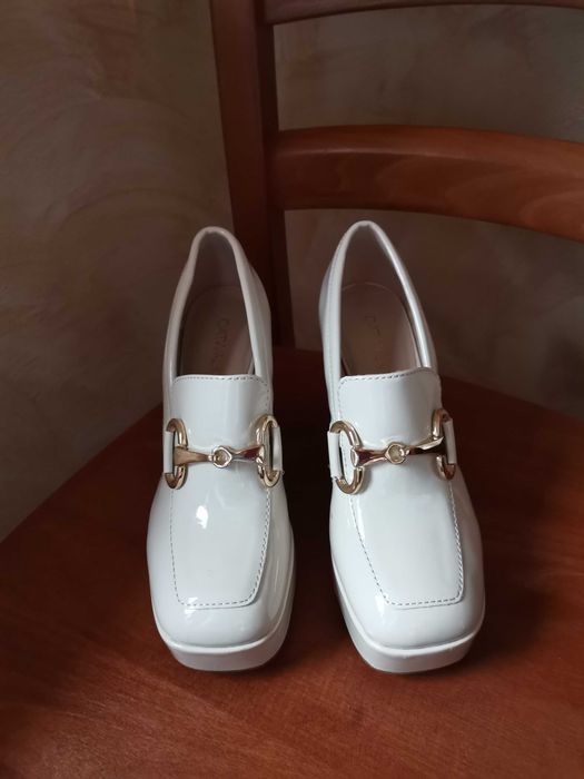 Catwalk - lakierki na słupku