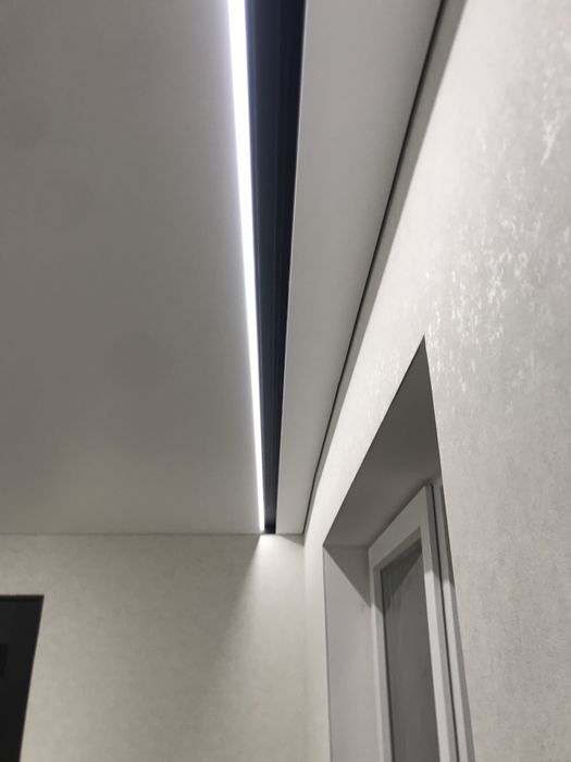 Натяжні стелі, треки, лед підсвітки, карнизи