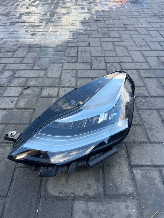Фара Tesla model 3/Y