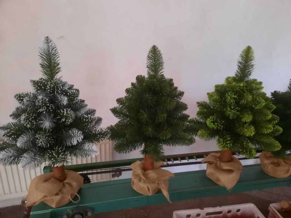 Choinka Sztuczna na pniu 60cm-mała-na komodę-Ośnieżona [Producent]