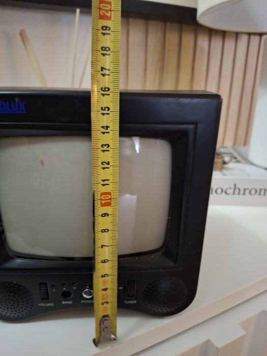 Mini tv antiga  usada