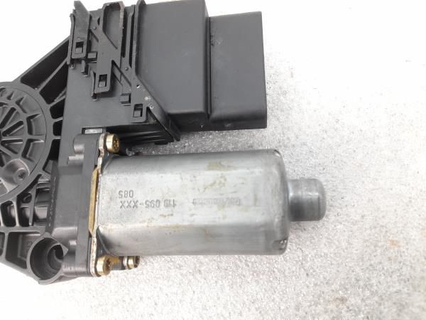 Motor vidro trás esquerdo VOLKSWAGEN Passat (3B2)