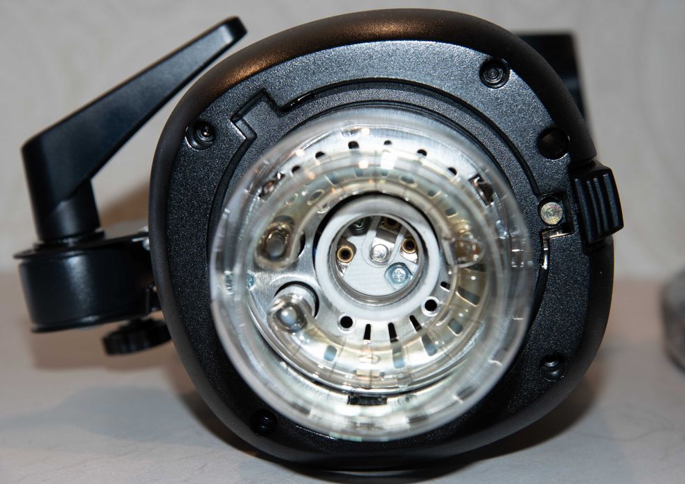 НОВЫЕ Студийные вспышки Godox QT400 II M - 3 штуки