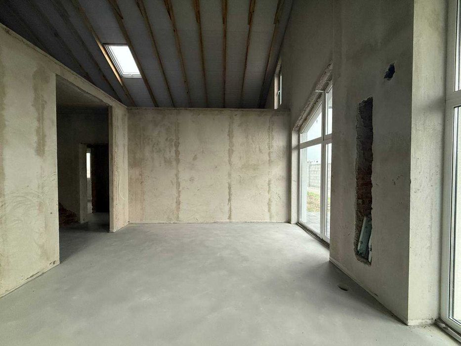 Продаж будинку з усіма комунікаціями на Авторинку