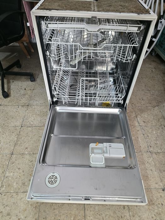 Máquina de lavar loiça Miele