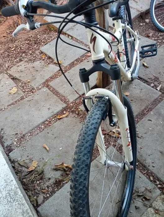 Bicicleta de montanha BTT criança Specialized*