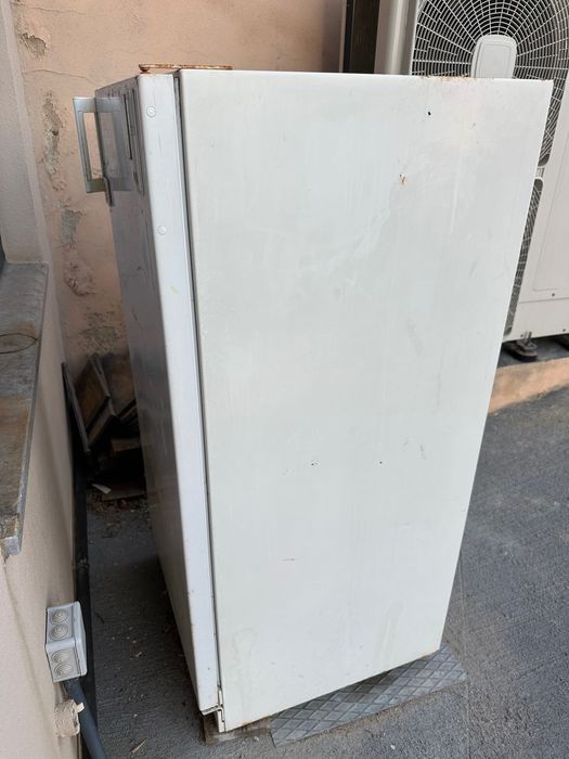 Arca congeladora vertical Electrolux