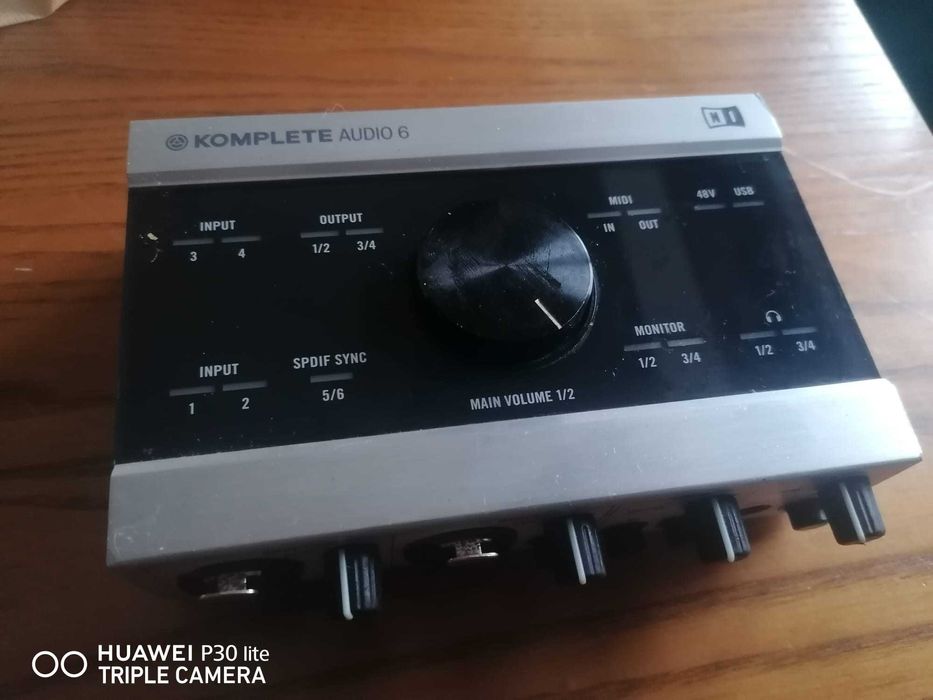 Placa Audio Traktor Komplete 6 - Native Instruments