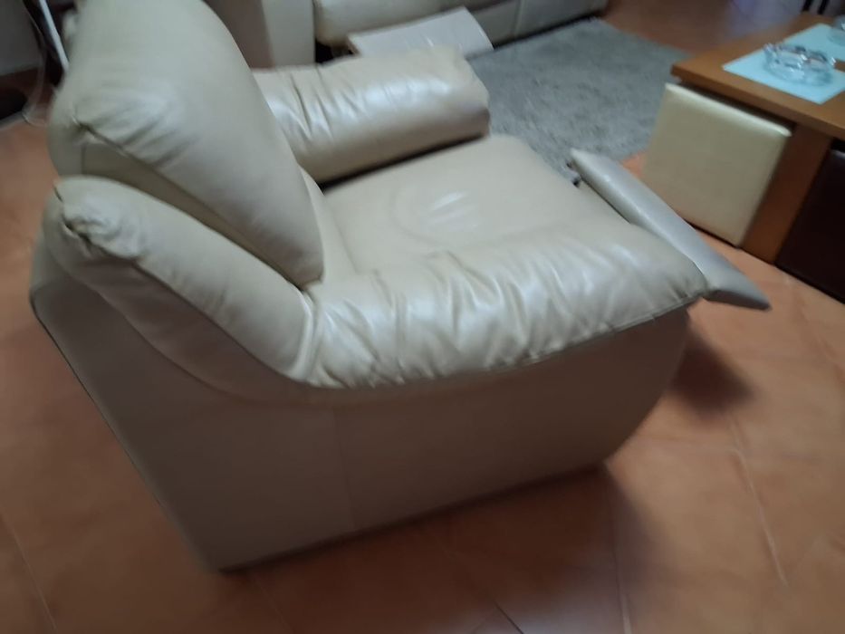 Conjunto sofás em pele da DIVANI & DIVANI Modelo 1218