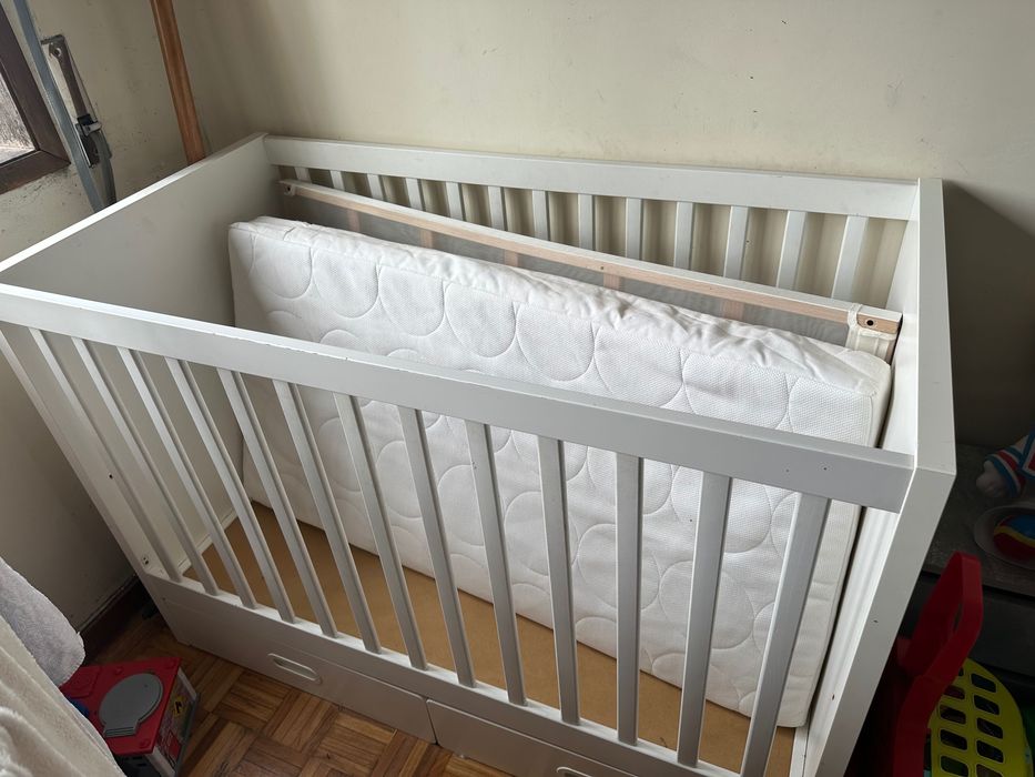 Cama de bebé ikea