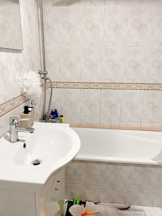 Quarto para arrendar em Trajouce